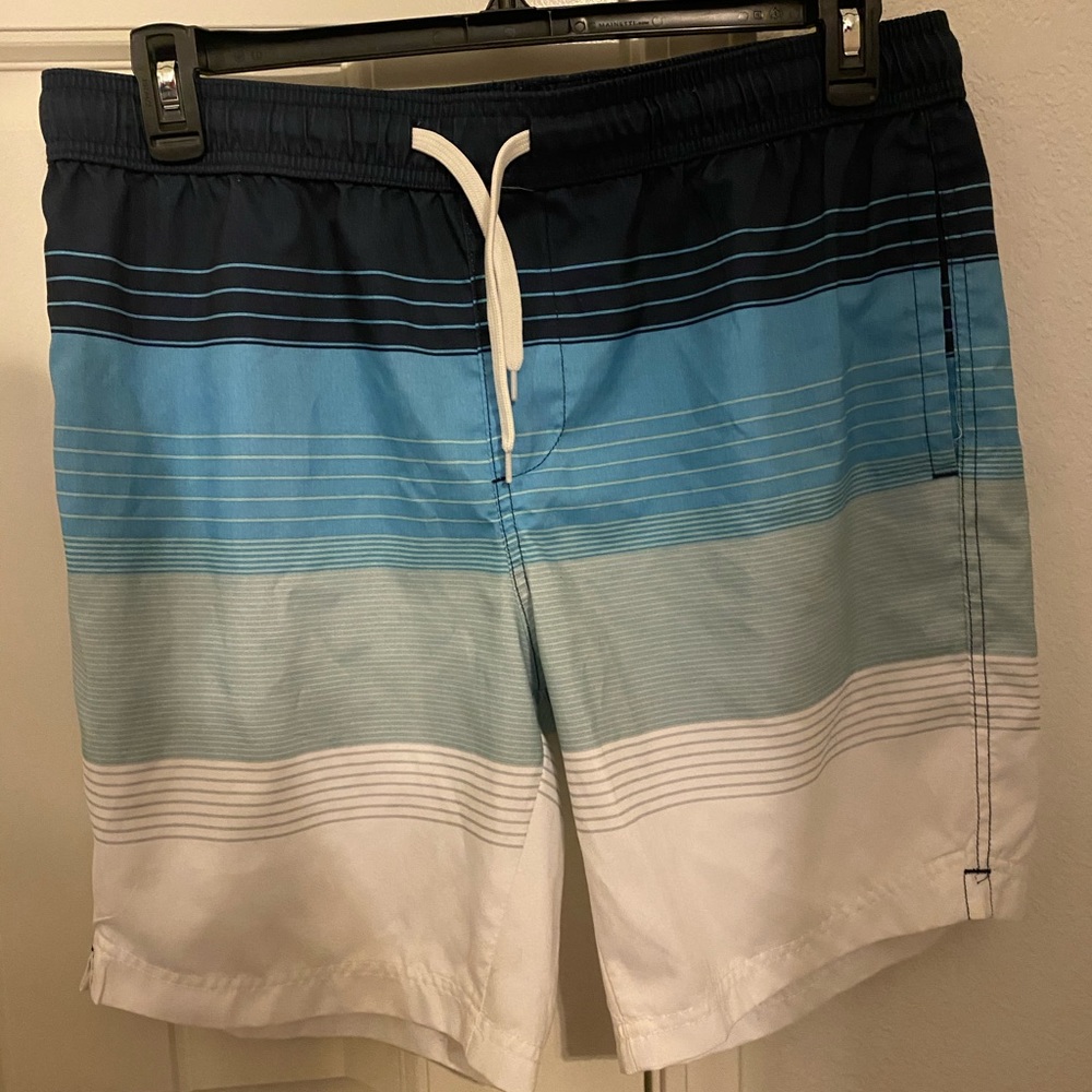 Men’s XL swim trunks
